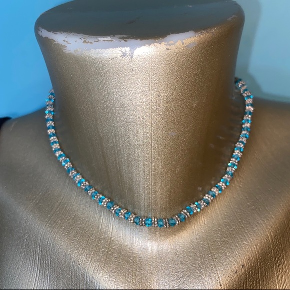 🛍3/$25 blue and silver beaded necklace